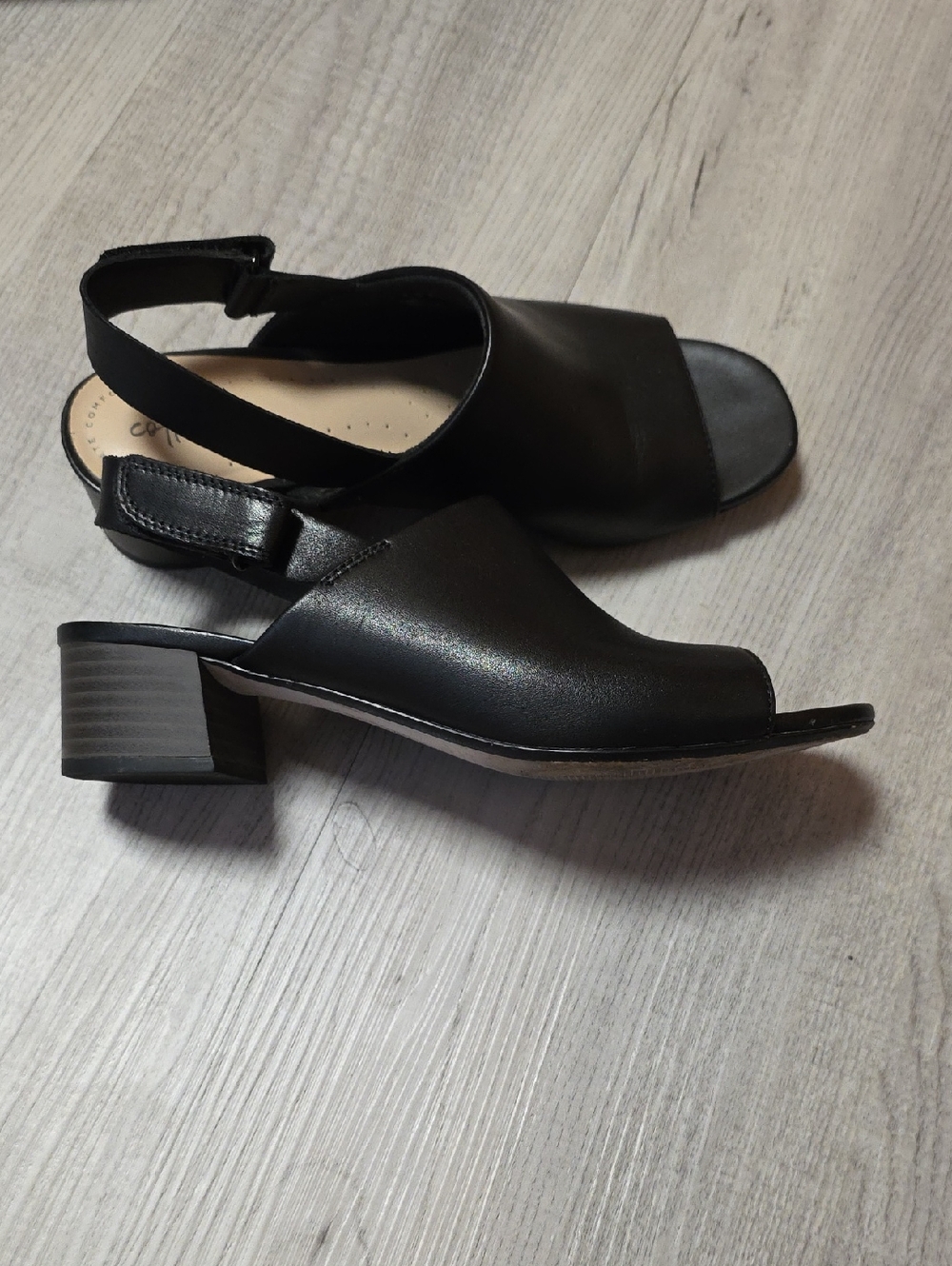 Clarks Black Open-Toe Slingback Sandals, Size 7.5M - Picture 3 of 7